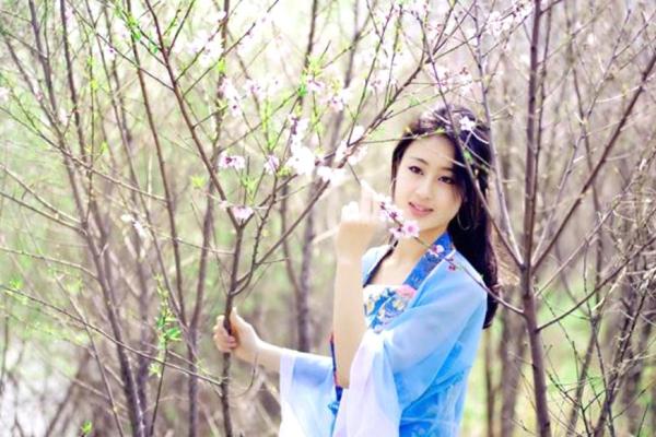 女命桃花的最佳时机与爱情策略 女命桃花的最佳时机与爱情策略