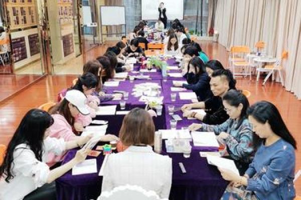 亲子公司名称创意指南:如何为家庭企业选择一个有吸引力的名字 亲子公司名称创意指南:如何为家庭企业选择一个有吸引力的名字