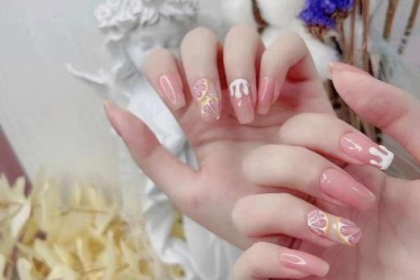 探索美甲五行元素:提升造型的和谐美学 探索美甲五行元素:提升造型的和谐美学