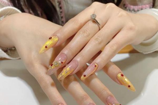 美甲五行搭配指南:让指尖焕发东方气韵 美甲五行搭配指南:让指尖焕发东方气韵