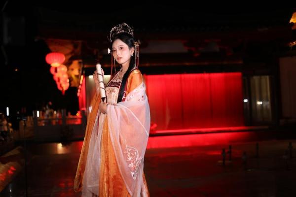 从贵妃命格看命运的成就与挑战 从贵妃命格看命运的成就与挑战