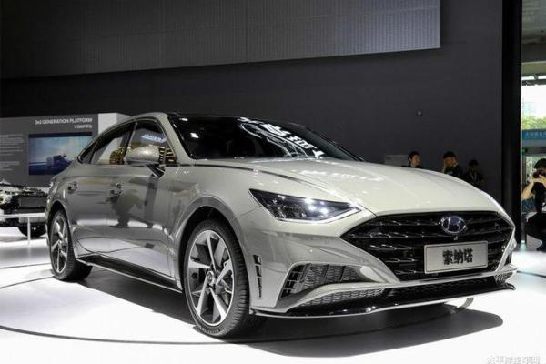 从五行角度看灰色车:适合哪些人的选择 从五行角度看灰色车:适合哪些人的选择