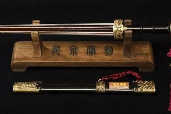 宝剑命在命理学中的重要地位与特征 宝剑命在命理学中的重要地位与特征